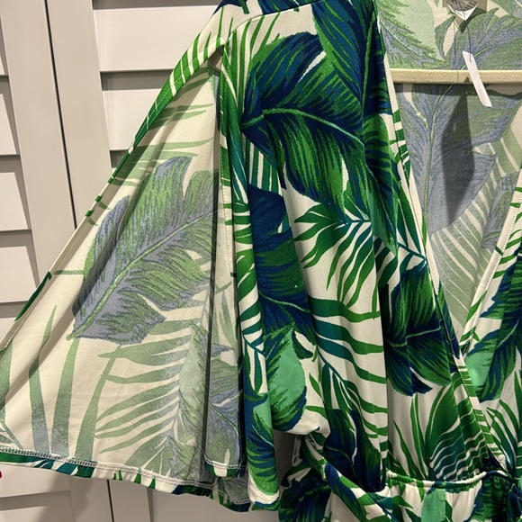 Venus Pre Loved Tropical Palm Trees Romper with Belt & Pockets, lined on bottom. - Picture 2 of 11